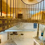 Ancient Mansion * Rom