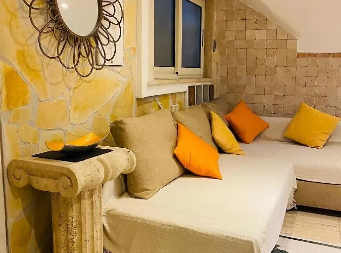 Ancient Mansion * Rom