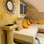Ancient Mansion * Ρώμη